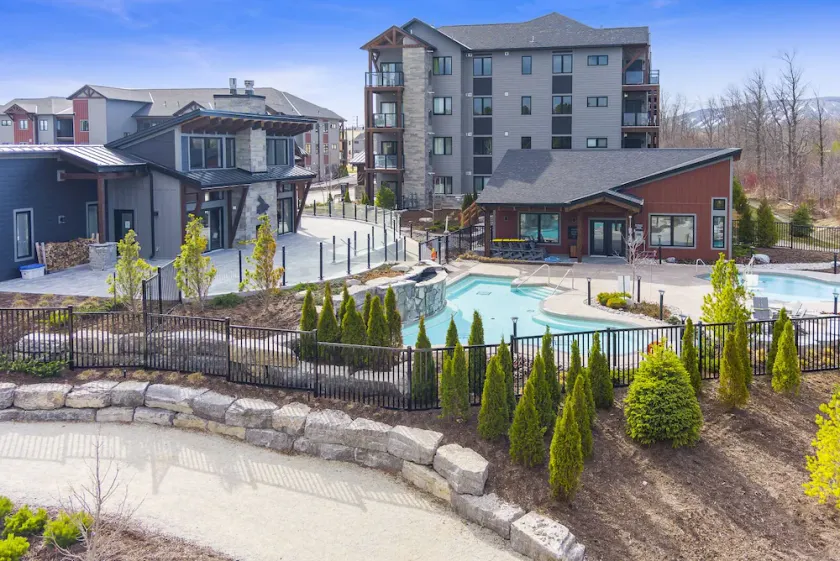 3 Bdrm Luxury Condo at Mountain House - Image 1