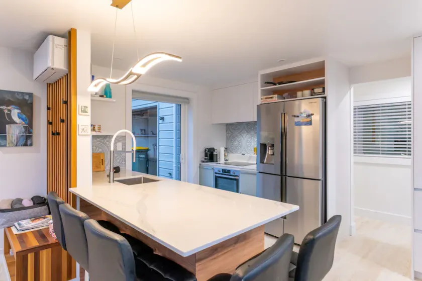 Kingfisher Views - Premium family house in Oneroa - Image 1