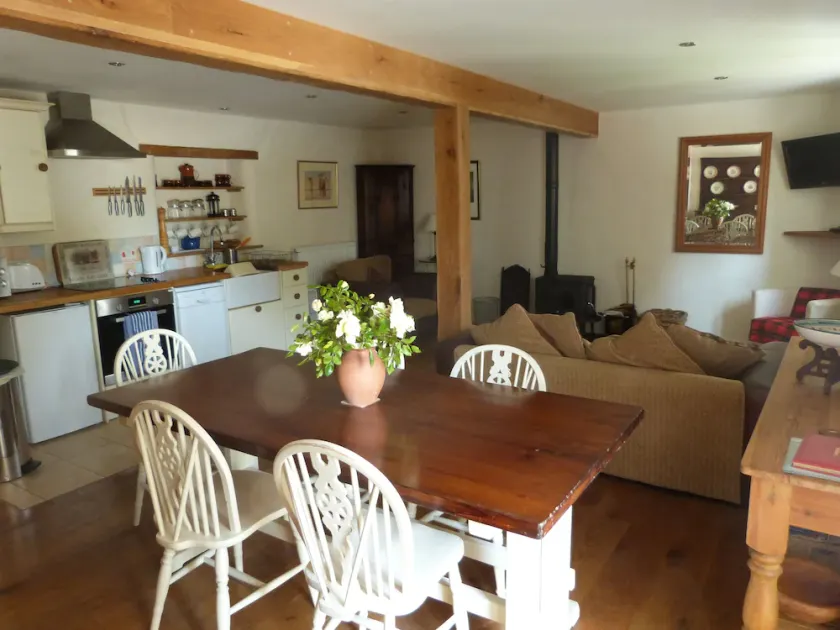 Smart barn conversion. Perfect touring  location, for beaches, moors & Cornwall - Image 1