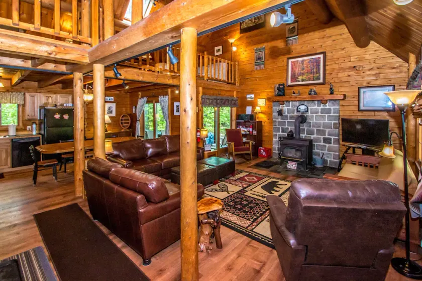 Near 4 Ski Areas & Story Land, Indoor & Outdoor Pools, Fitness, Super Clean - Image 1