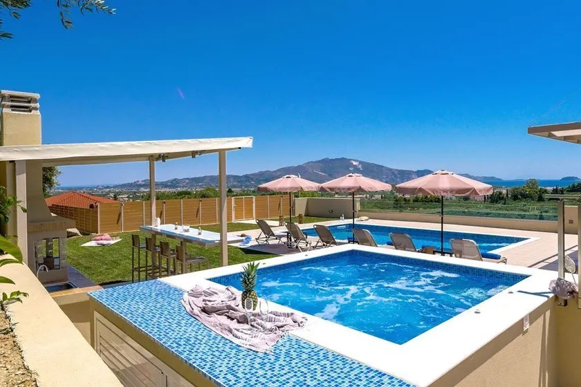 Villa Hill, 2 bedroom villa with breathtakig view and private pool! - Image 1