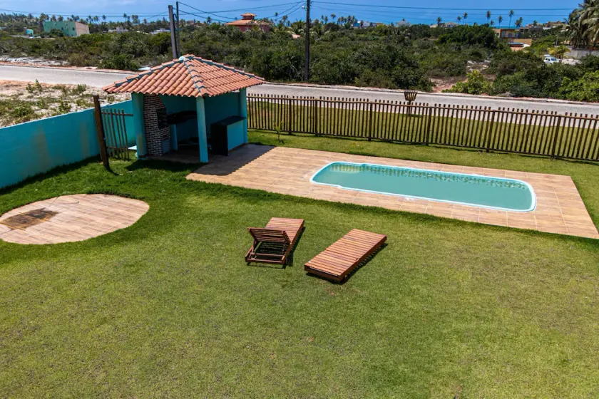 House with leisure facilities inside a gated community. - Image 1