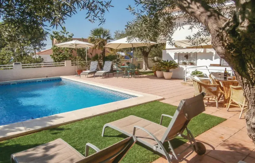 Beach Front Apartment In Cartagena - Image 1
