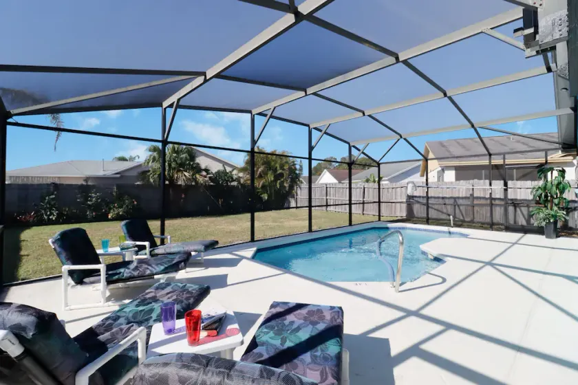 Tropical Breeze House 3 Bedroom - Image 1