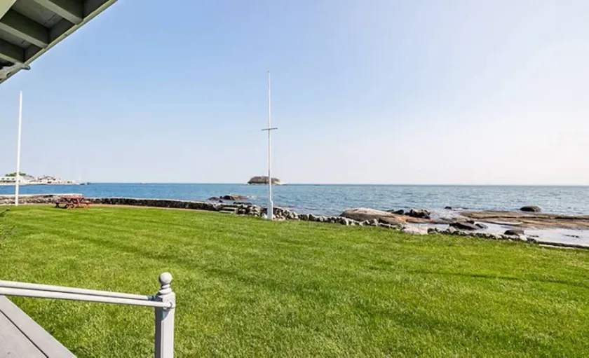 Chalet rénové directement au bord de l'eau. - Image 1