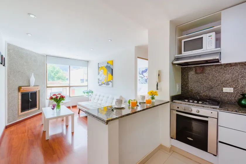 BEST PRICE in the Area !!! Modern apt El Retiro - Zona T - Image 1