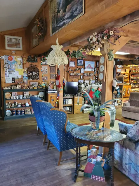 Kennedys Red Barn Inn - Image 1