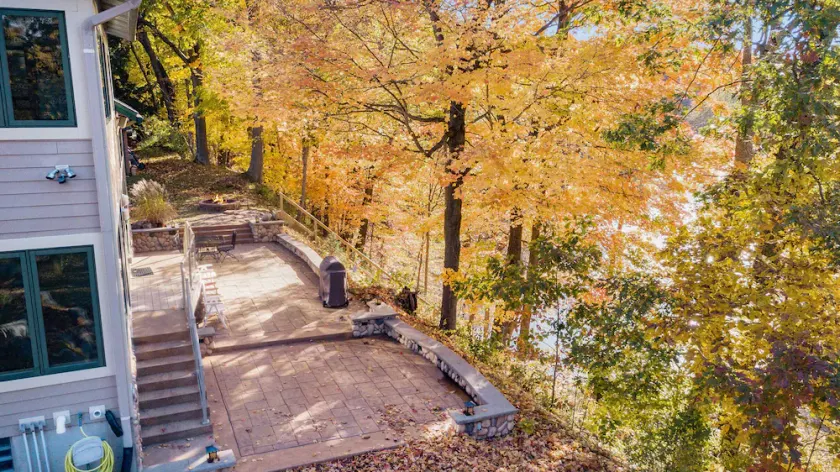 Stunning View Beautiful Home on the Thornapple River - Image 1