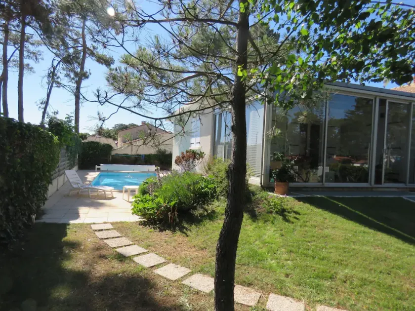 Beachfront familie villa med pool - Image 1