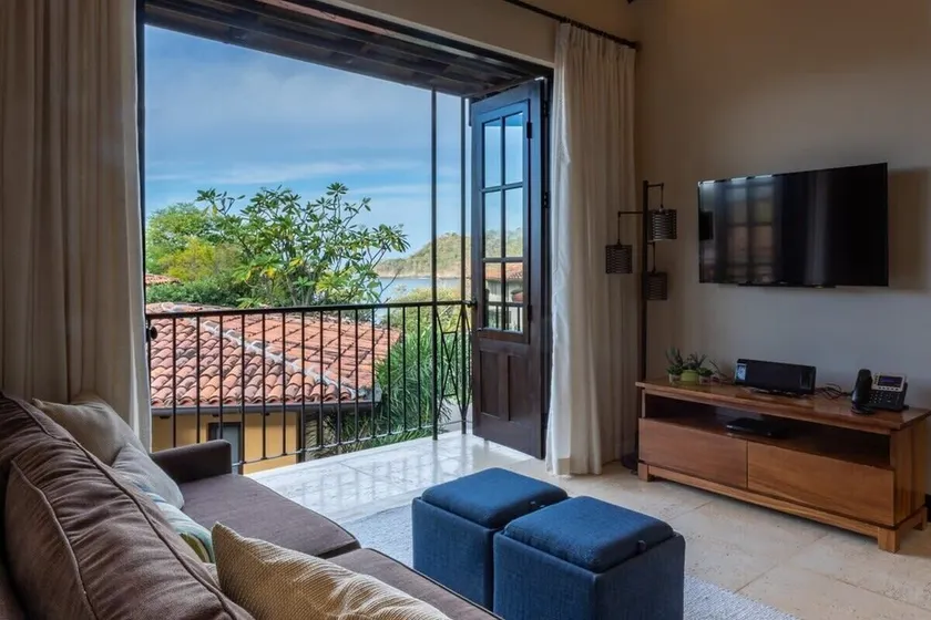 Beautiful Mediterranean-Style Penthouse with an Oceanview Balcony - Image 1