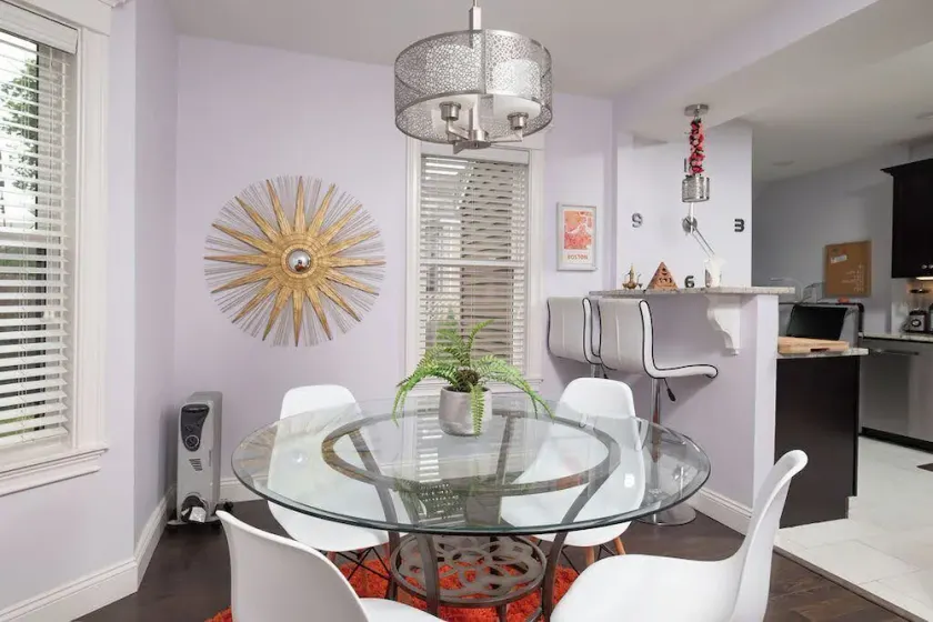 Unique & Modern 6-Bedroom 2 Family Home - Image 1