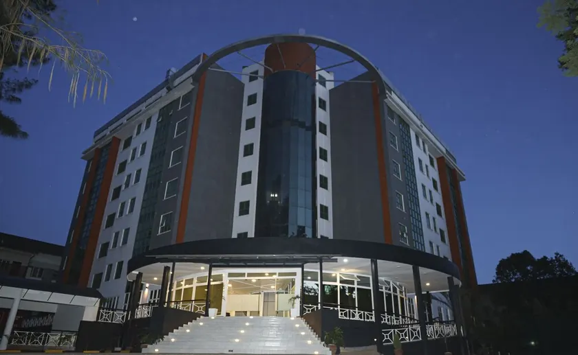 GOLF VIEW SERVICED APARTMENTS - Image 1