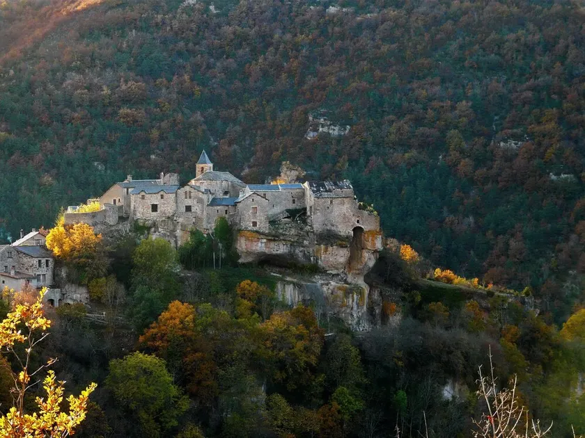 Very well equipped 3*** Gîte in Cantobre with Valley views you'll never forget - Image 1