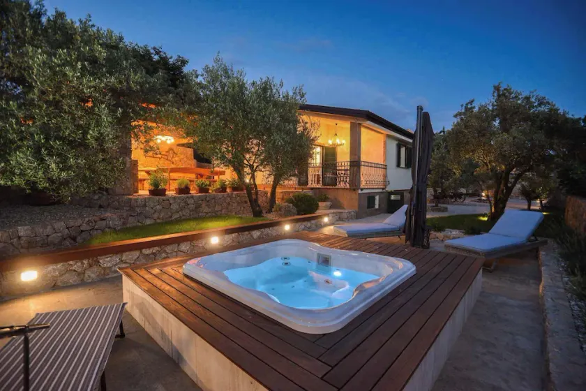 Holiday home for 4 people with hydromassage bathtub - Image 1