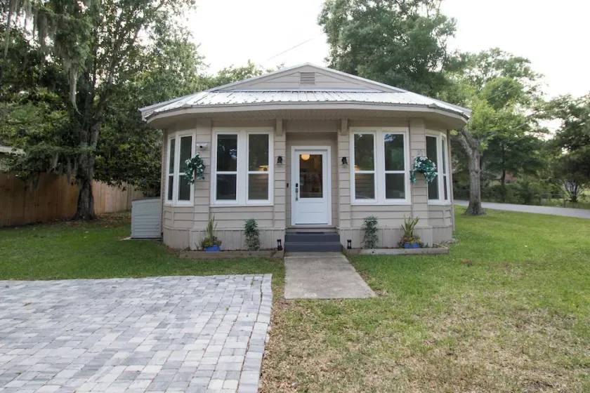 St. Augustine Bungalow  - Image 1