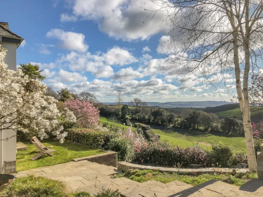 WOTTONSBURY, pet friendly, character holiday cottage in Ilsington - Image 1