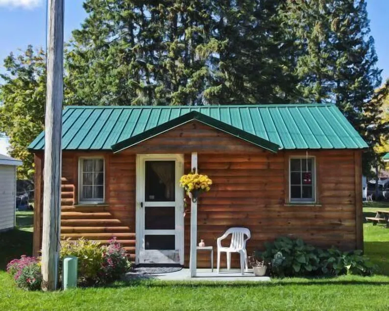#6 - Casablanca 1 Bedroom Cabin by RedAwning - Image 1