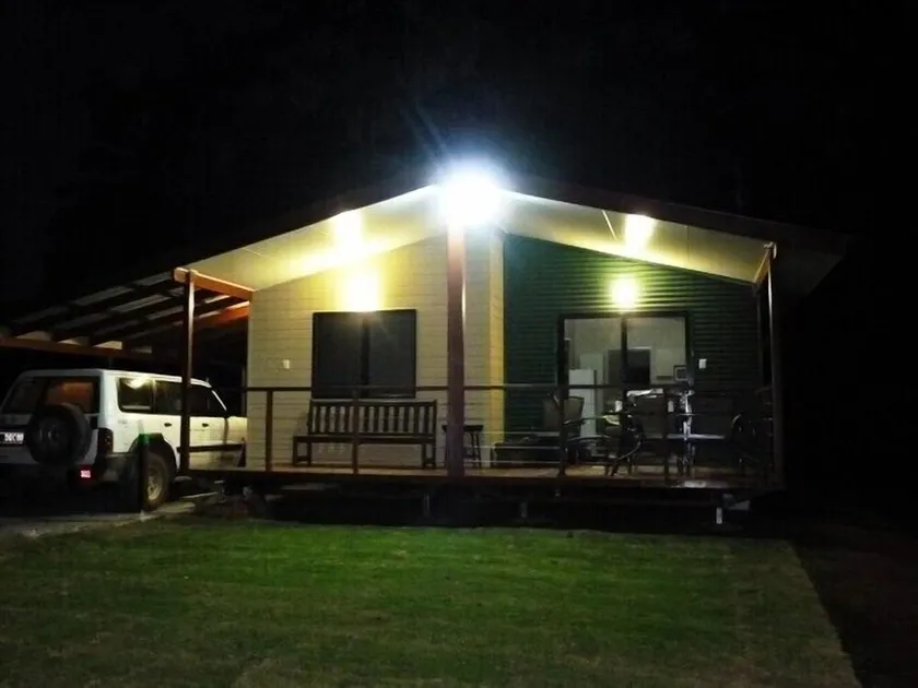 Bellthorpe Stays- Bowerbird Cabin: nature-based accommodation. Pooches permitted - Image 1