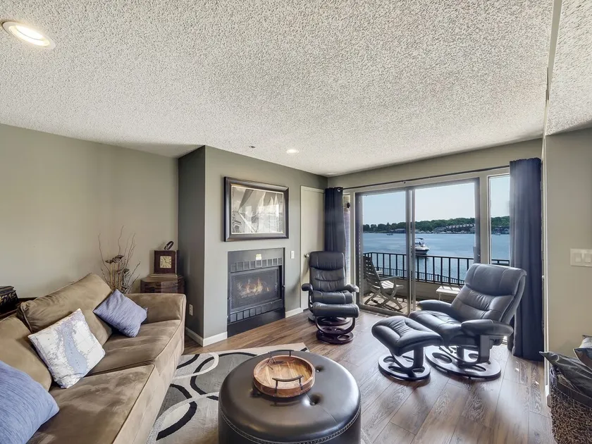 Edgewater 114 | Downtown Charlevoix | Pool, Hot Tub, Sauna | Sleeps 4 - Image 1