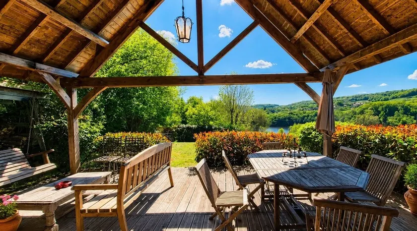 Morvan chalet overlooking Lac du Crescent - Image 1