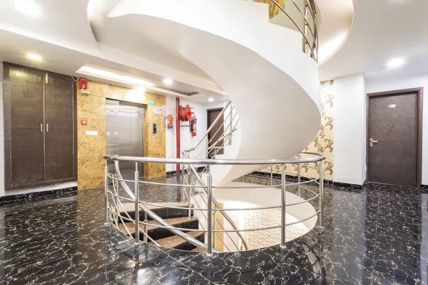 Hotel Red Castle - Near Ganga Ram & BLK Hospital - Karol Bagh - Image 1