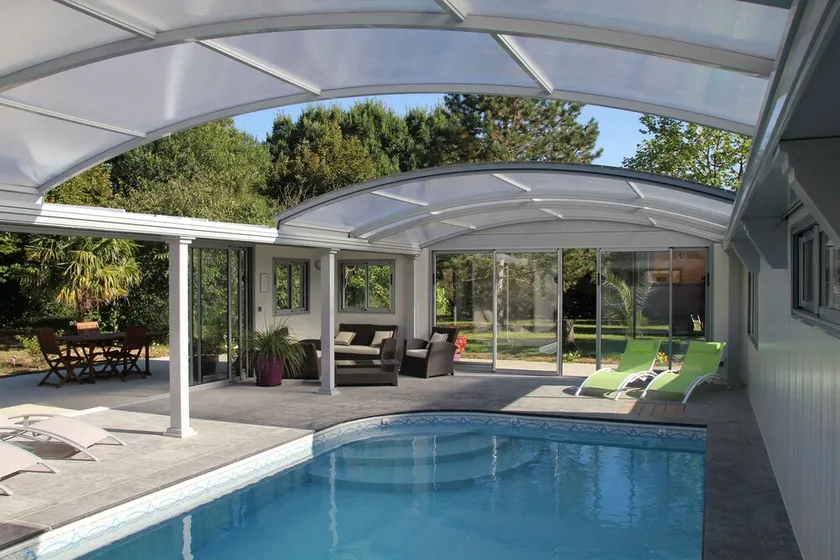 ROULOTTE GITE TILGANG PRIVAT JACUZZI OG INDENDØRS OPVARMET SVEMME POOL SAUMUR DOUE - Image 1