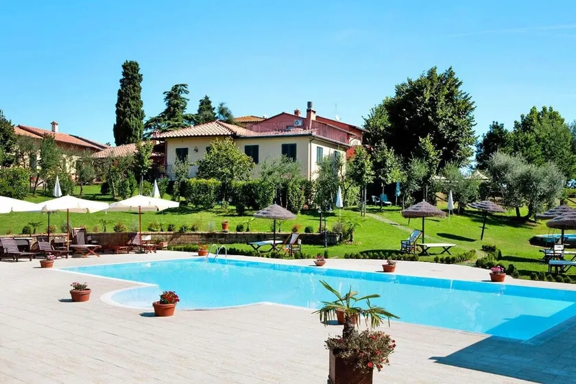 Lejlighed i Vinci med pool og wellness - Image 1