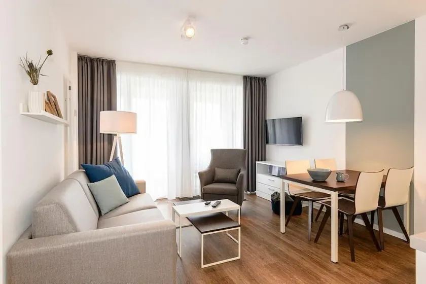 Tolles 3-zimmer Ferienapartment in Ruhiger Lage mit Zwei Balkonen in Strandnähe - Image 1