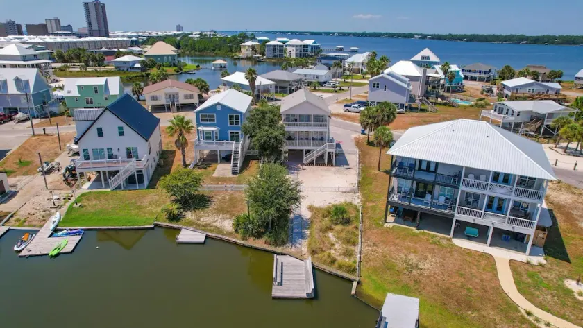 214 Shoreland - Image 1