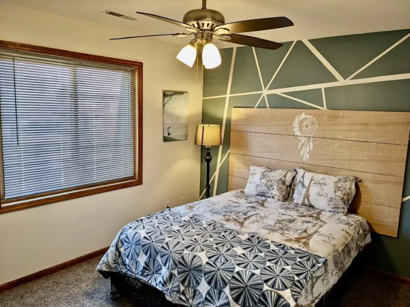 Cozy Retreat Steps Away from Omaha's Heart - Image 1