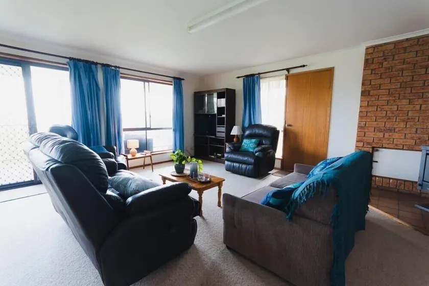 Dots Lakehouse Mallacoota - Image 1