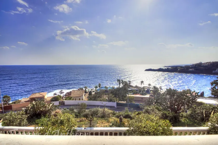 Apartment with sea and beach view on foot in Anthéor - Image 1