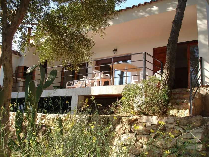 Villa com jardim, no coração das colinas, a 5 minutos das praias - Image 1