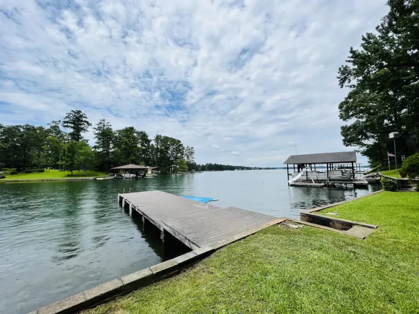 Lake Front Cabin W / Screened-in Verch and personal dock - Renoverad - Image 1