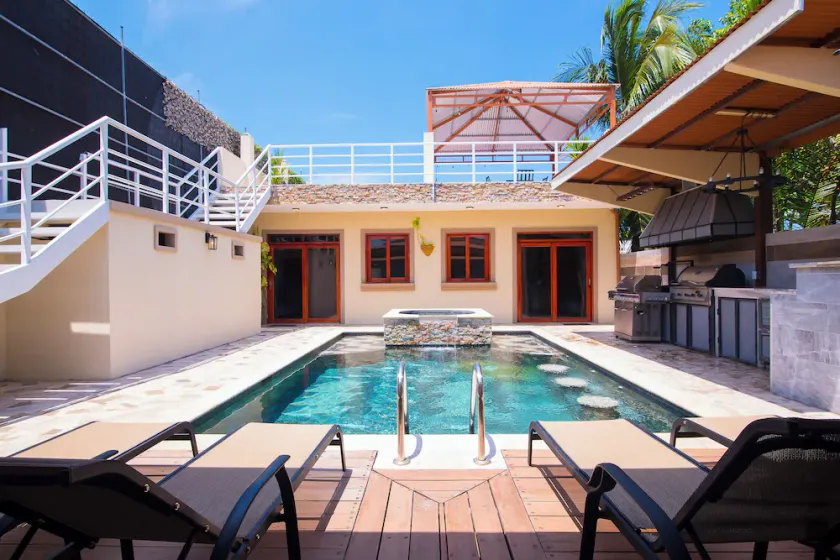 Spacious Family & Friends Villa – Walk to the Beach & Heart of Jaco! - Image 1