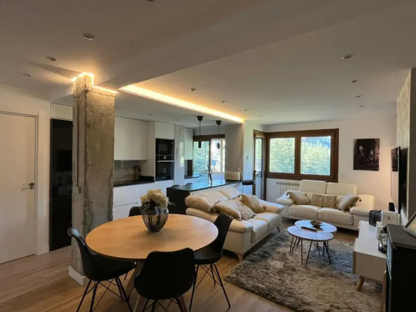 Luxusapartment in Jaca mit 3 Schlafzimmern - Image 1
