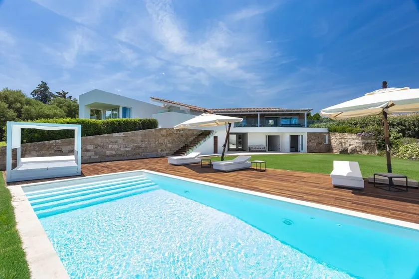Modern Luxury Villa in Sardinia, Right on the Beach - Image 1