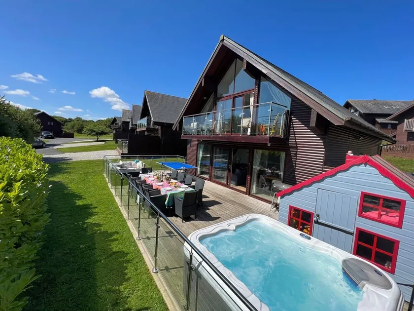 Lodge 27 - Resort & Spa - Parking - Private Hot Tub - Image 1