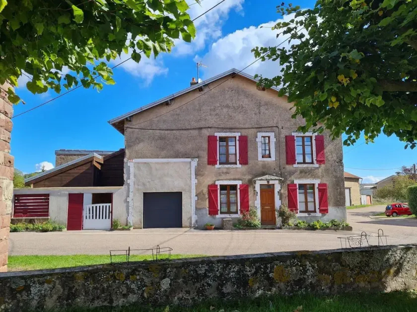 3-bedroom/two-bathroom house in the countryside - Image 1