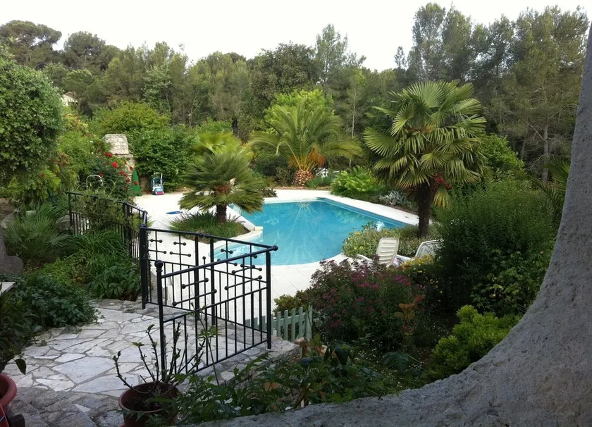 Smuk stueetage af villa med swimmingpool, Le Pradet (Var) - Image 1