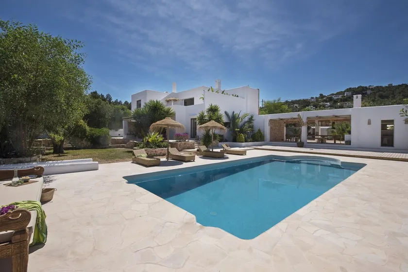 Modern house with Ibiza spirit - Image 1