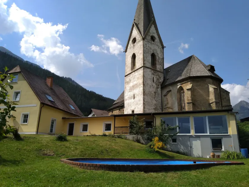 Pool, sauna, cups, billiards, and lots of nature - Image 1