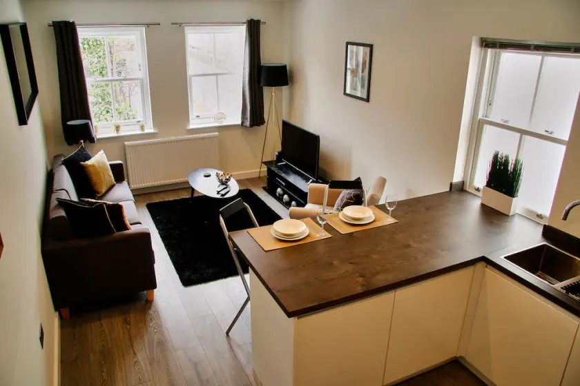 ✨ Stylish St Albans 2 Bedroom — Perfect for Business, Families & Relocation ✨ - Image 1