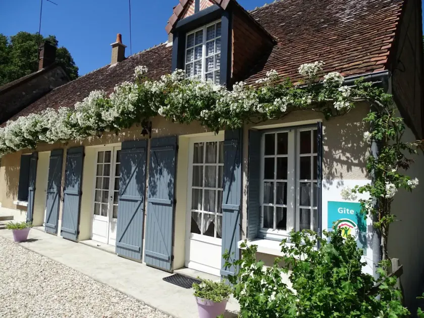 Charming countryside house in Pouillé with garden, pets allowed - Image 1
