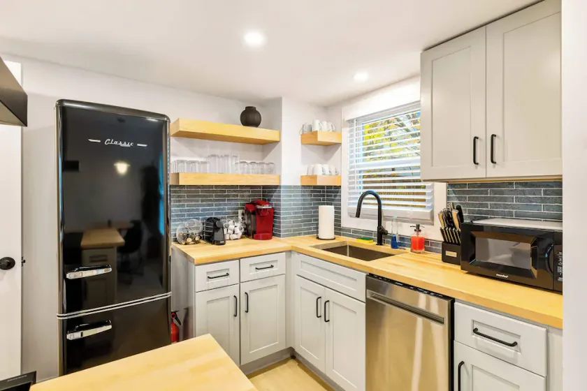 Cute 3BR/2BA w/ Jacuzzi, Steps from Big House! - Image 1