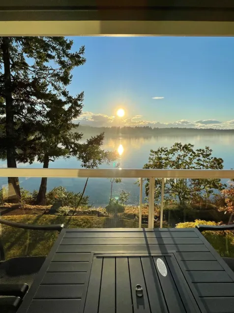 Grandview Ocean Retreat. 2 bedroom/2 bathroom with beautiful sunset/ocean views - Image 1