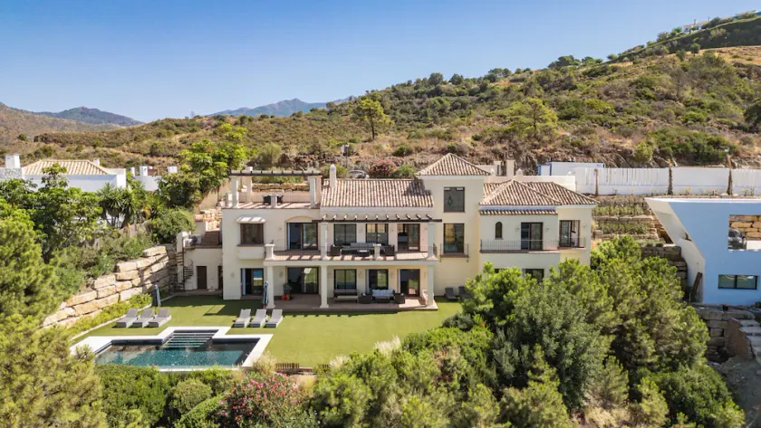 Spectacularly located luxury villa near Marbella - perfect for families - Image 1