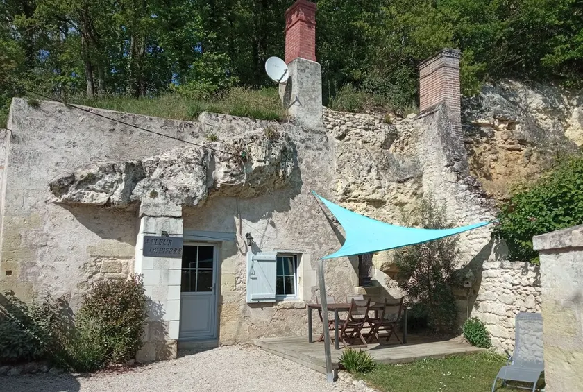 Habitação em cavernas Uma flor de pierre - Image 1