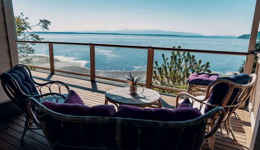 Stunning House with Views of Puget Sound! Ideal for Family Reunions - Image 1