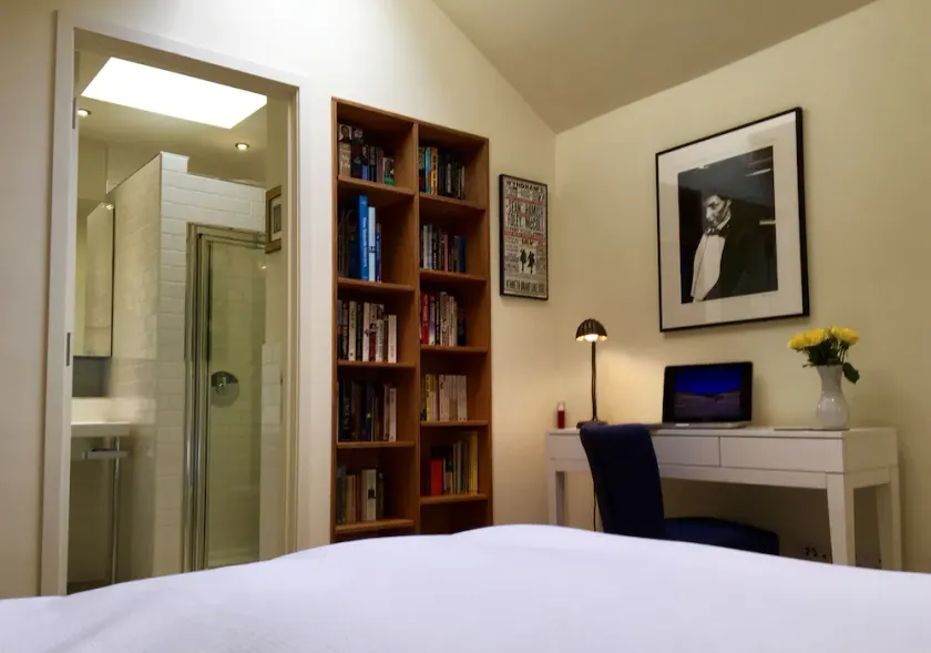 Brighton Oasis of Calm seconds from the seafront and beach with an EnSuite Room - Image 1